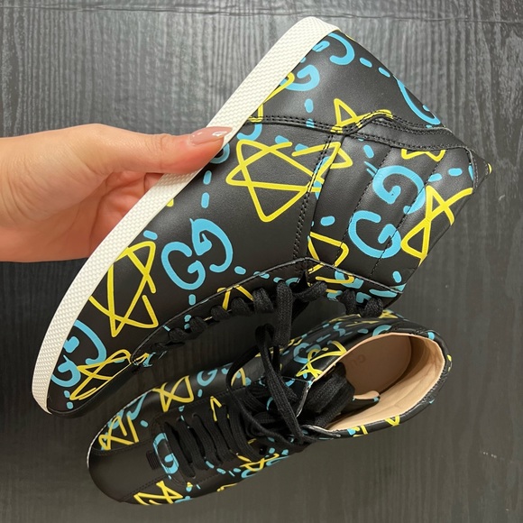 Gucci Ghost Sneakers - Picture 3 of 12